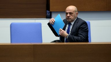 Томислав Дончев: Няма бюджет за нови машини