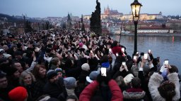 Свръхтуризъм в действие: Нощувките в ЕС през 2025 г. достигат рекордните 3,08 млрд.