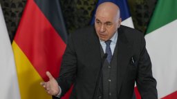 Военният министър на Рим: Какво ще правят в Гренландия? На екскурзия ли ще са?