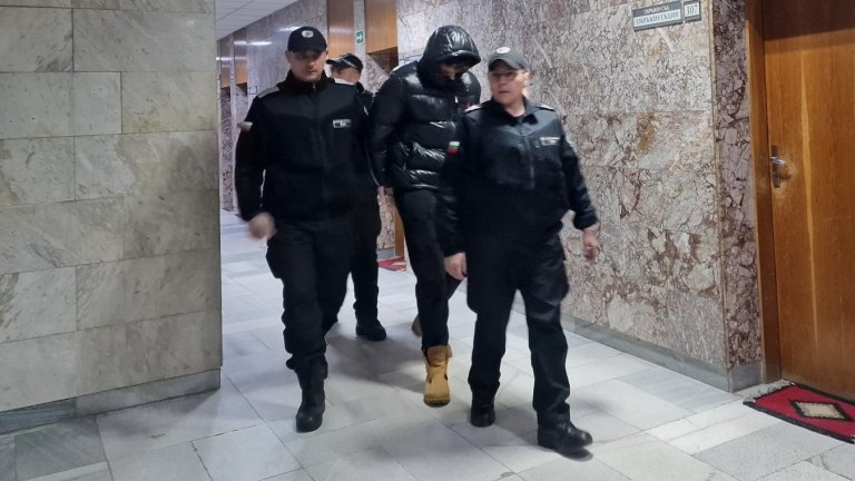 Съдът пусна на свобода Божидар Бобоков, марихуаната в него била 122 грама