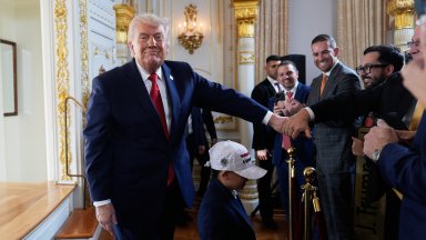 Тръмп каца с най-голямата американска делегация в историята на Световния икономически форум