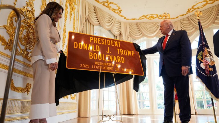 Кръстиха булеварда във Флорида до Мар-а-Лаго на Тръмп (снимки)