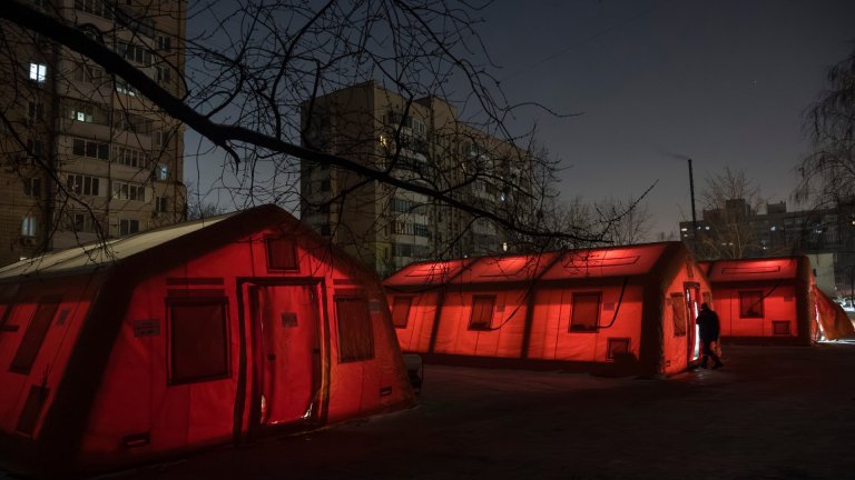 50 сгради в Киев продължават да са без ток и отопление