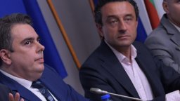 Даниел Лорер: Нямам място в една партия с Асен Василев, той планираше сглобка с "Възраждане"