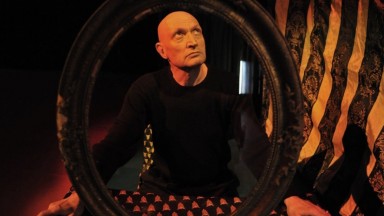 Барелеф на Вельо Горанов ще има във фоайето на "Сълза и смях"