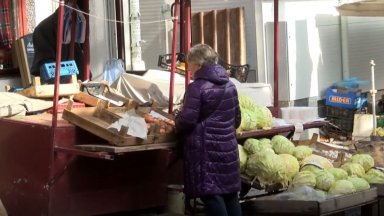 Страх от грешки при плащанията в лев и евро остави празен пазара във Велико Търново