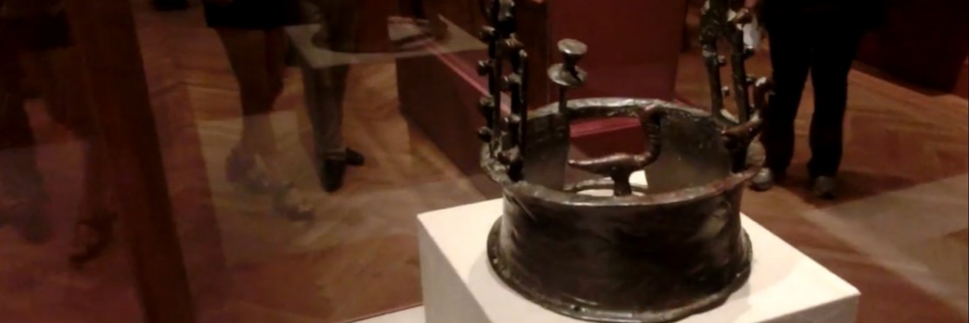 Най-старата корона в света е на 6000 години и е открита в пещера край Мъртво море