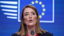 Мецола ни приветства за еврозоната с "Добре дошли" на български език