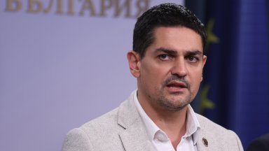 Радостин Василев вижда като съюзник бъдещата партия на Радев