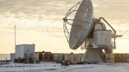 Самолети на американско-канадското военно командване пристигат в Гренландия