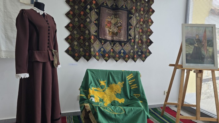 Изложба "Райна Попгеоргиева Футекова - Българската княгиня" беше открита в Панагюрище