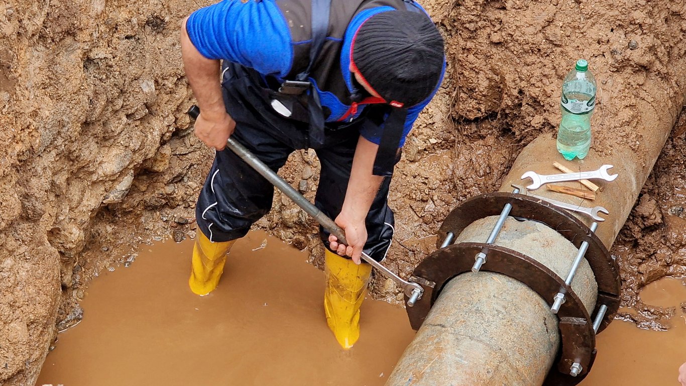 Общо 98 400 евро са необходими за преместването на магистралния водопровод в Асеновград