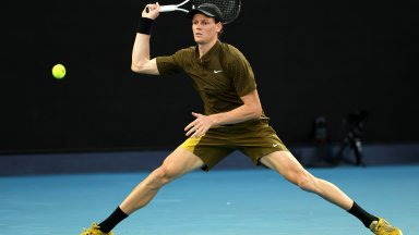 Синер игра само два сета на старта в Мелбърн
