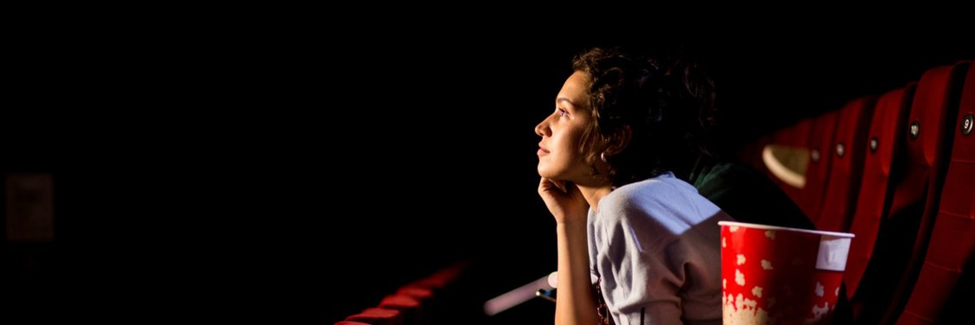 "Прислужницата" изпревари "Аватар 3" по зрителски интерес в киносалоните в България