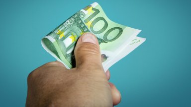 Хванаха трима със стотачки менте в "столицата на фалшивото евро"