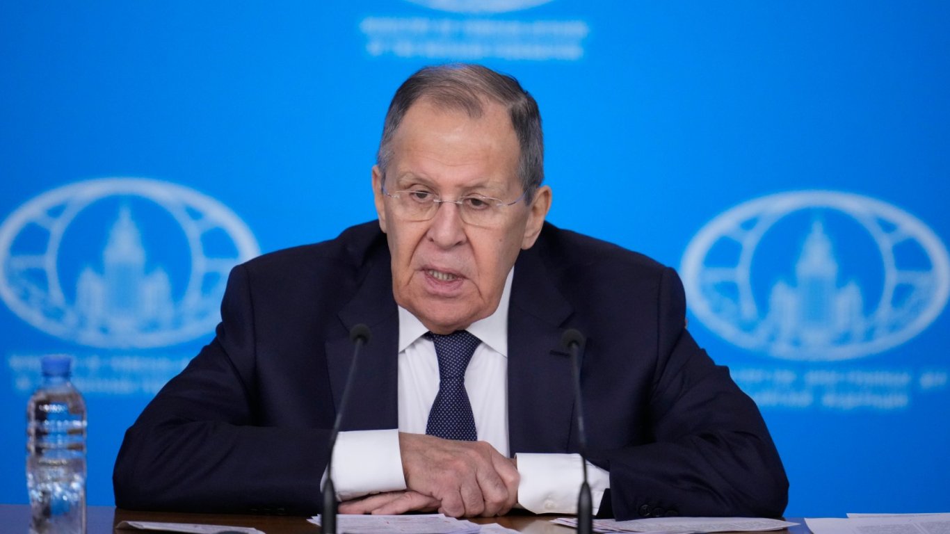 Руският външен министър Сергей Лавров направи провокативно сравнение между амбициите