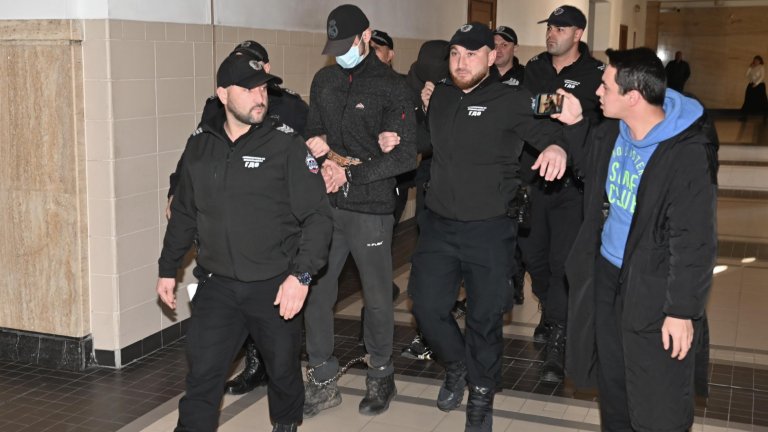 Постоянен арест за задържаните за обира на инкасо автомобил край Ихтиман