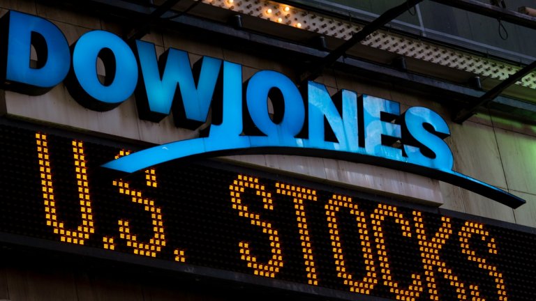 Паника на пазарите, индексът Dow Jones се срина
