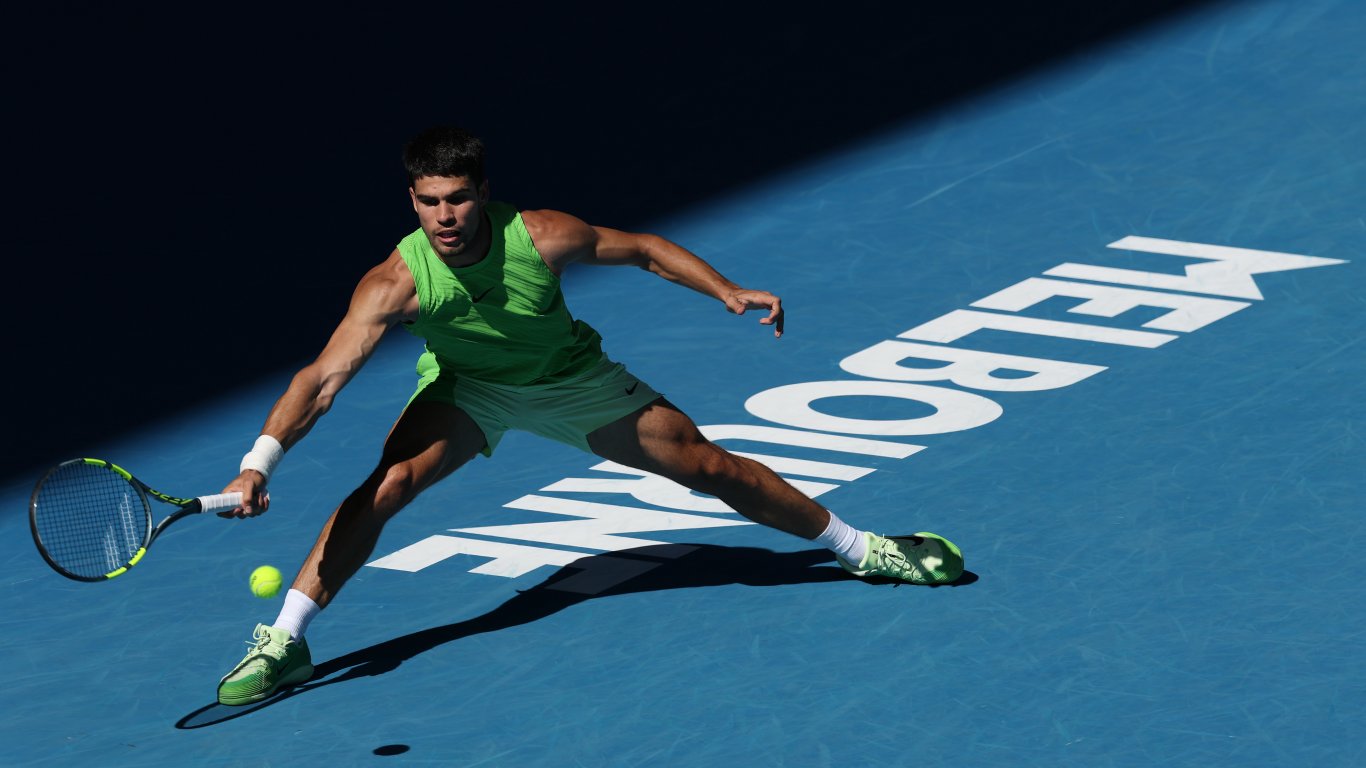 Алкарас продължава наказателната си акция в Мелбърн, руските асове също са напред