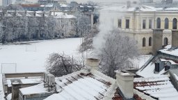 Студ от минус 12,3 градуса скова Русе,  раздават топла храна на бездомни