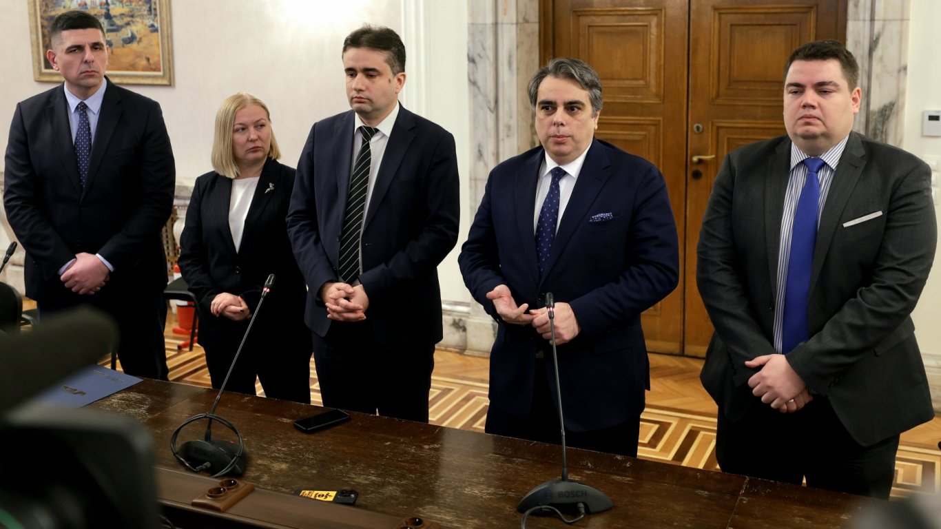 ПП-ДБ ще спират с нови протести "атентата срещу Изборния кодекс"