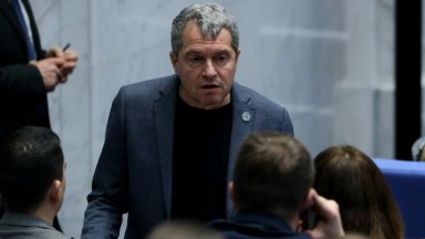 Тошко Йорданов: Има време да бъдат взети под наем машините за сканиране на бюлетините