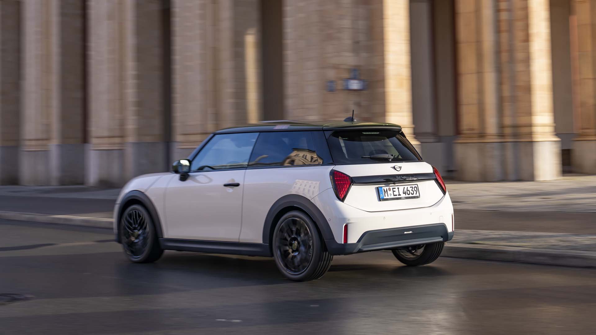 MINI Cooper SE Paul Smith Edition 