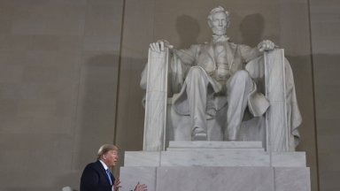 Карикатура на Доналд Тръмп с тялото на Линкълн спечели немска награда