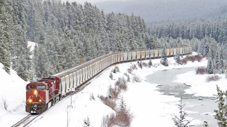 Със Снежния влак на приключение във Френските Алпи