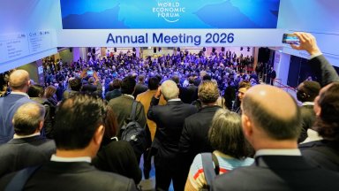 Желязков и Георгиев в Давос, външният министър с атака по Радев заради поканата от Тръмп