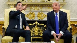 Тръмп: Няма да има наказателни мита, договорих с Рюте контурите на сделка за Гренландия