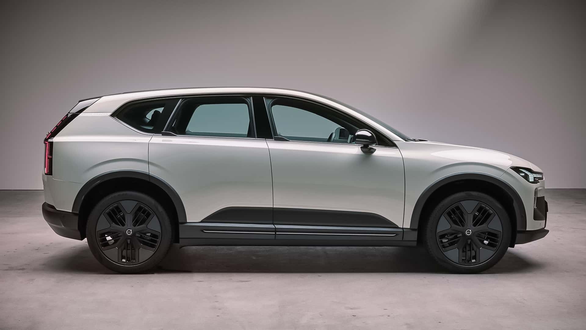 Volvo EX60 Cross Country