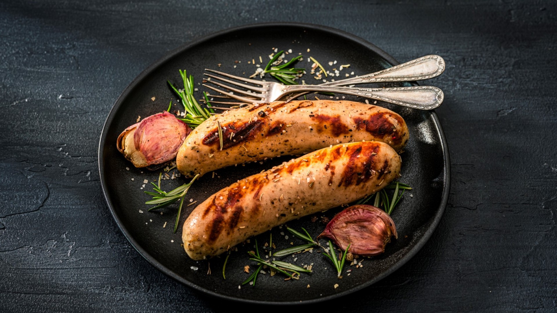 Грешките, които всички правим, когато готвим наденици