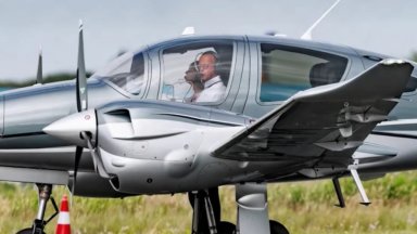 Осуетиха умишлен опит за повреда на самолета на Мерц, лява групировка пое отговорност 