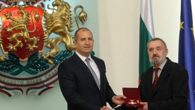 Почина писателят Петър Велчев