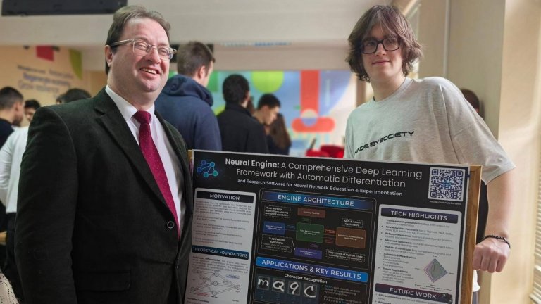 Отличие от БАН за Матей Минев: Гимназист разработи собствена библиотека за невронни мрежи