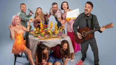 "Ех, че хубав ден": Орлин Павлов, Графа и компания "брънчват" в обща песен