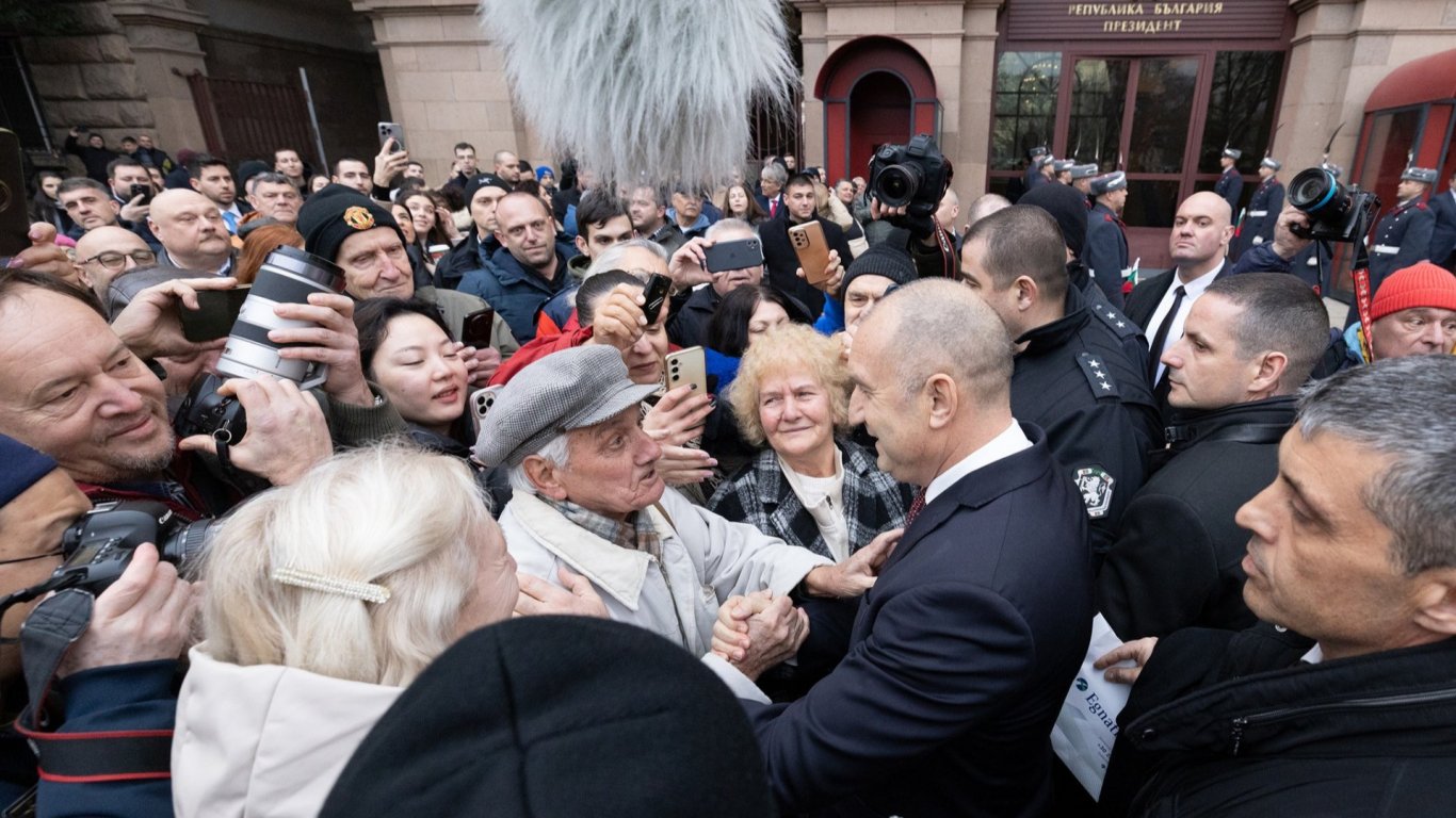 Подходящ ли е моментът за оставката на Радев 