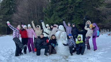 Без интернет и телефони: националите по скокове на батут с нестандартна подготовка