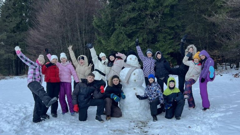 Без интернет и телефони: националите по скокове на батут с нестандартна подготовка
