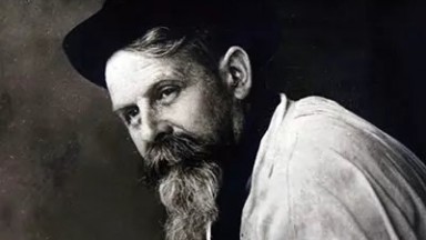 Пожар унищожил фабриките, архива и наградите му