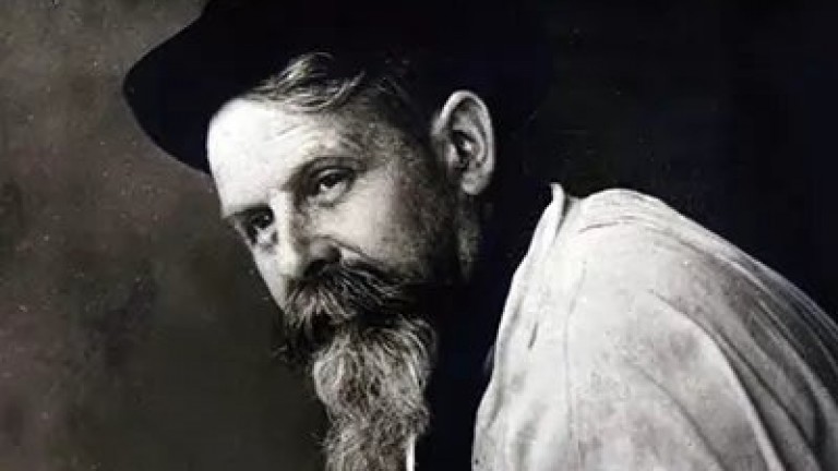 Пожар унищожил фабриките, архива и наградите му