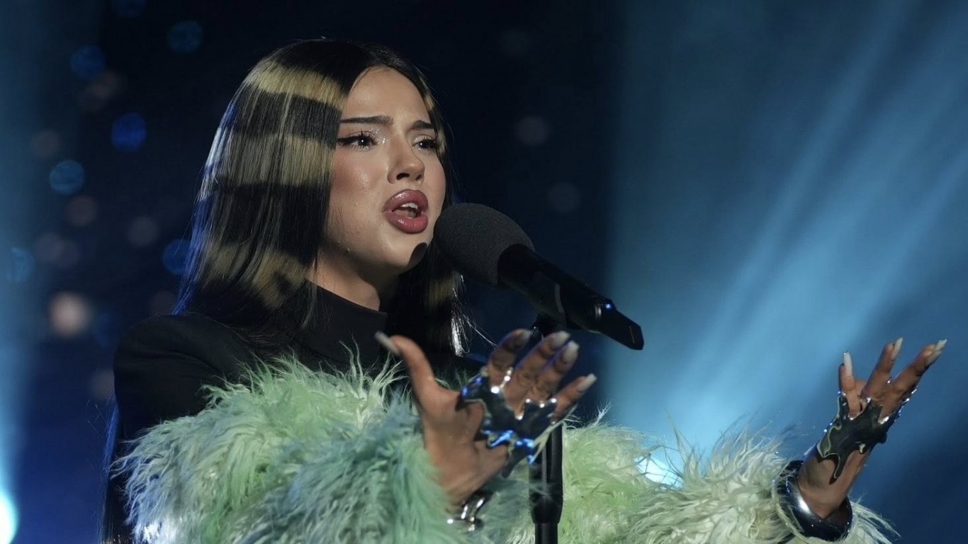 Поп дивата Дара спечели убедително вота на публиката и журито