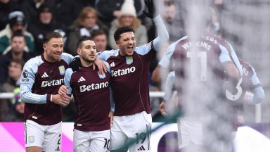 Астън Вила продължи да гони върха с чакана 20 години победа като гост