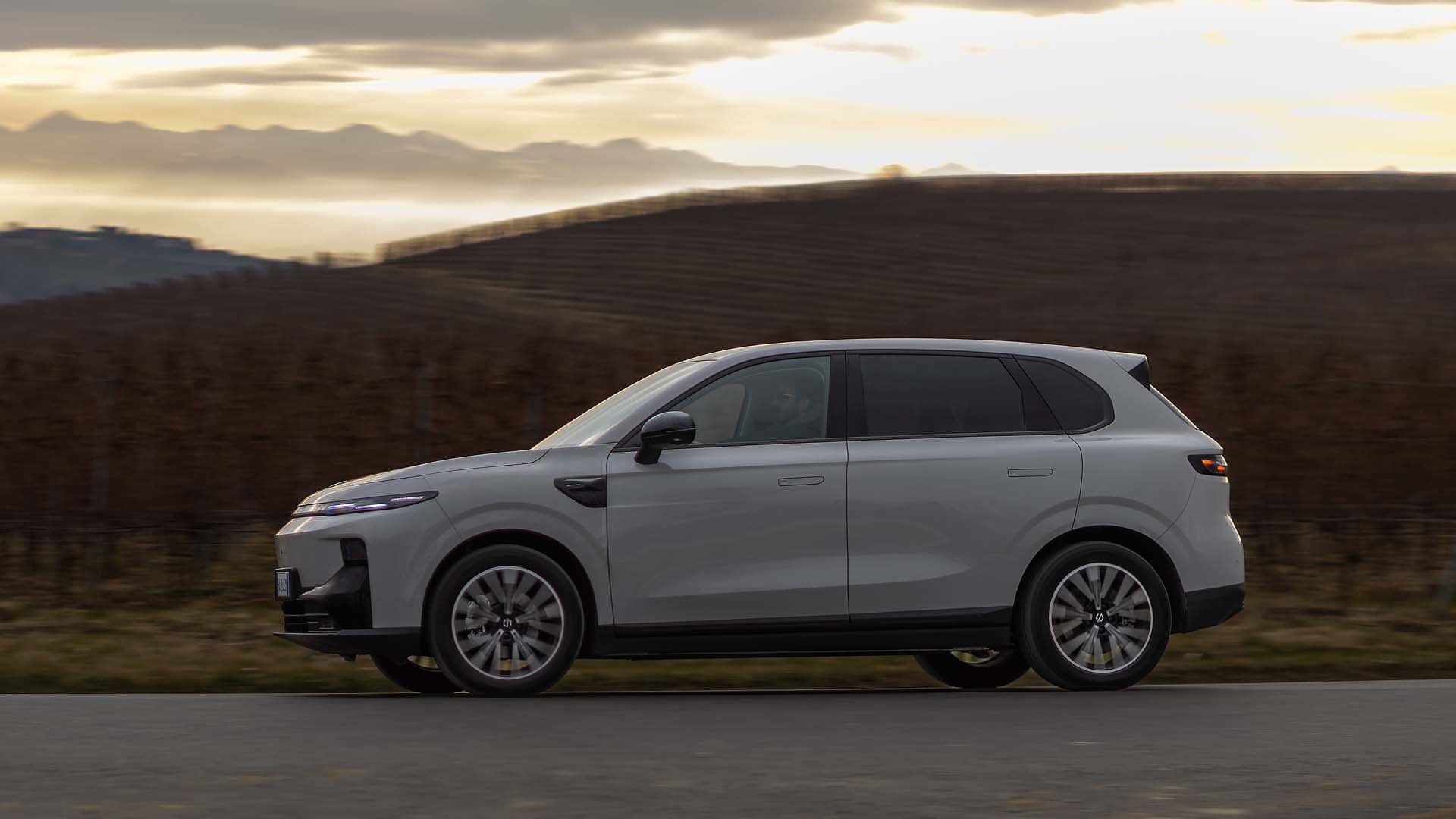 Leapmotor B10 Hybrid EV 