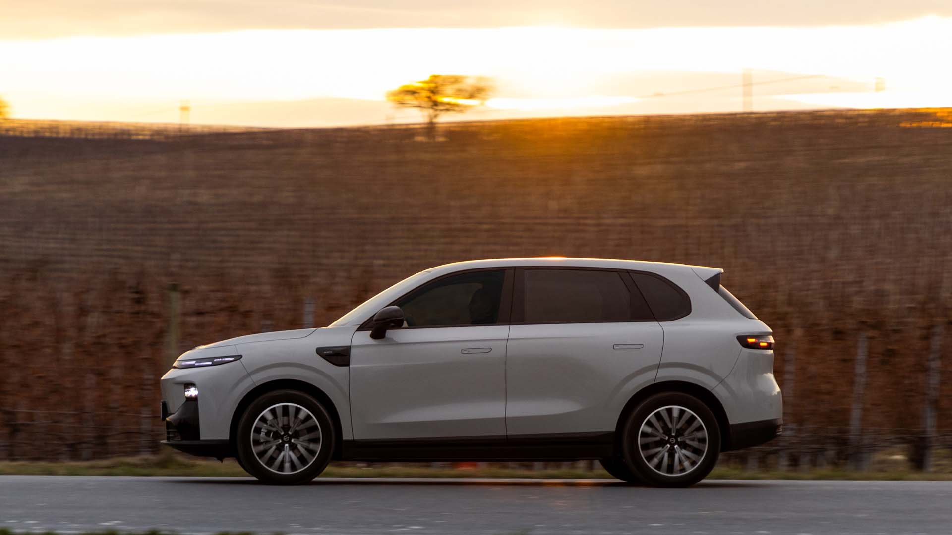 Leapmotor B10 Hybrid EV 