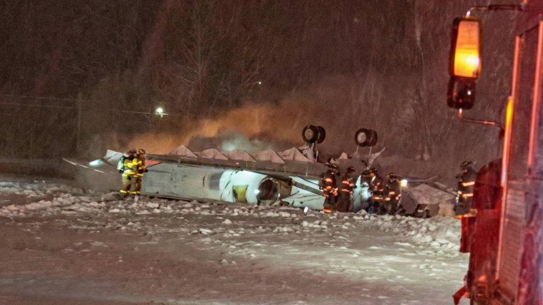 Частен самолет с 8 души катастрофира при излитане от международно летище в САЩ