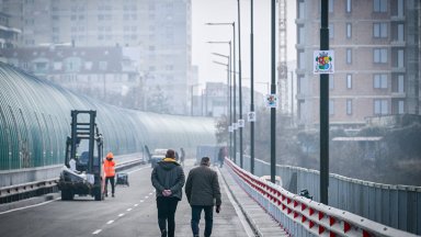 Отвориха обновено едното пътно платно на моста над р. Въртопо, ремонтират другото (снимки)