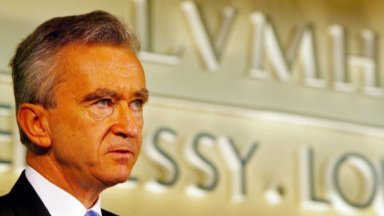 Акционери на LVMH искат яснота за наследника на Бернар Арно
