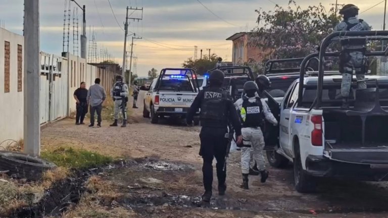 Масова стрелба по време на мач на футболно игрище в Мексико, 11 убити и 12 ранени (видео)